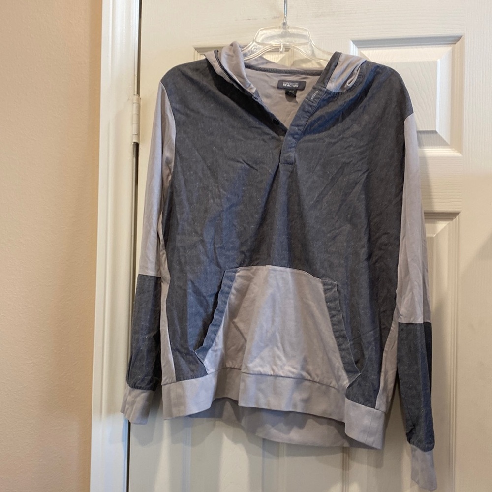 Kenneth Cole Reaction two-toned 100% cotton sweatshirt/hoodie with pockets